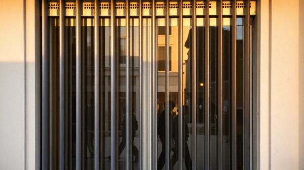 Services urgents pour rideaux métalliques à Bordeaux disponibles 24/7